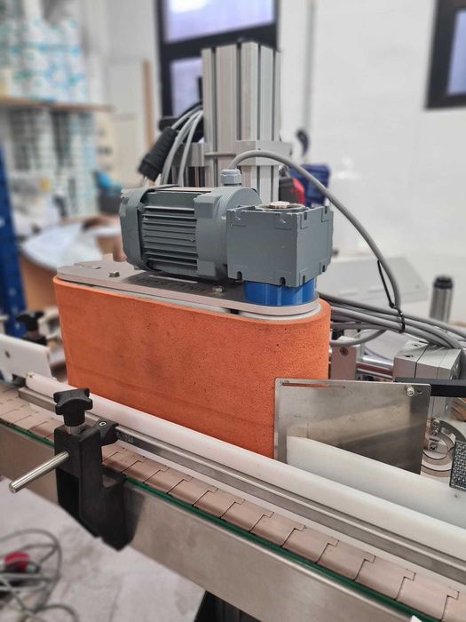 Máquina Automática de Rotulagem (Semi Nova)