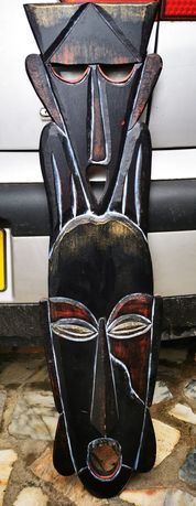 Mascara africana em madeira, como nova,