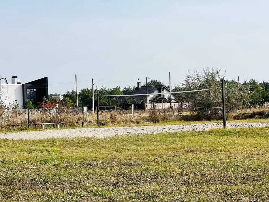 Продам участок в пос.Обуховка недалеко от леса и реки