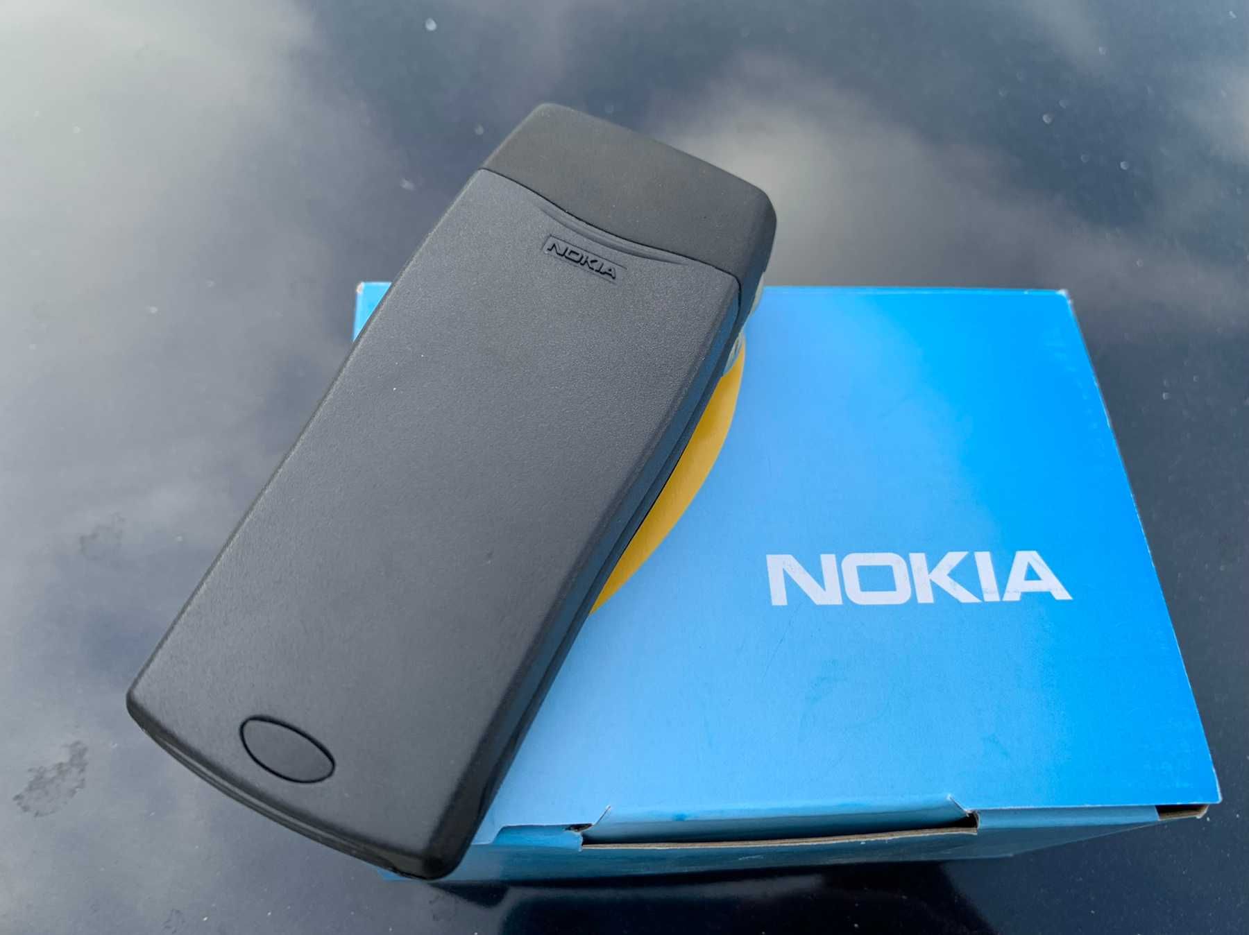 Nokia 8210 Blue хороший новый телефон для легких задач