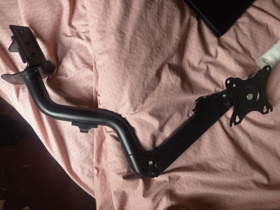 MSI Optix G241 Black с кранштейном