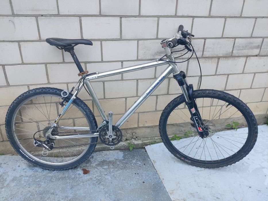 Велосипед з RockShox Dart2 Італія Volvo Cristal