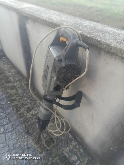 Martelo demolidor Titan