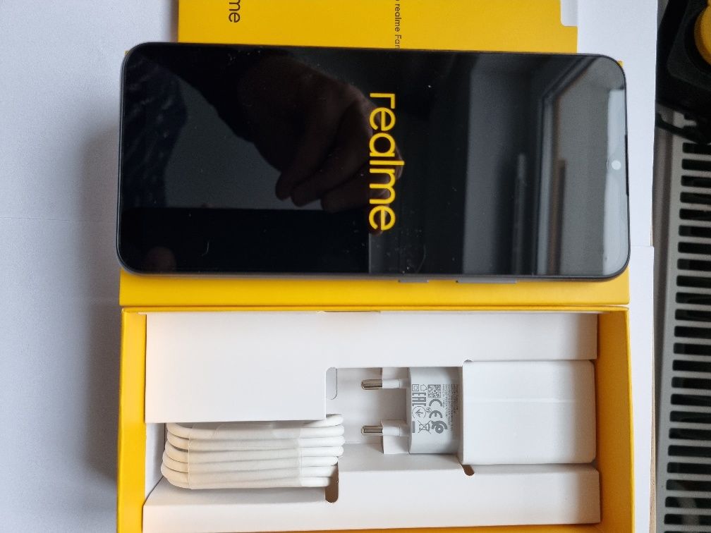 Smartfon Realme C11 32 GB szary , nowy , gwarancja .