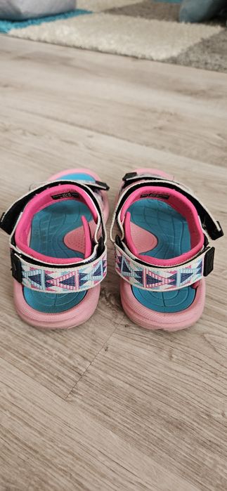 Sandały rozm. 32 dziewczęce
