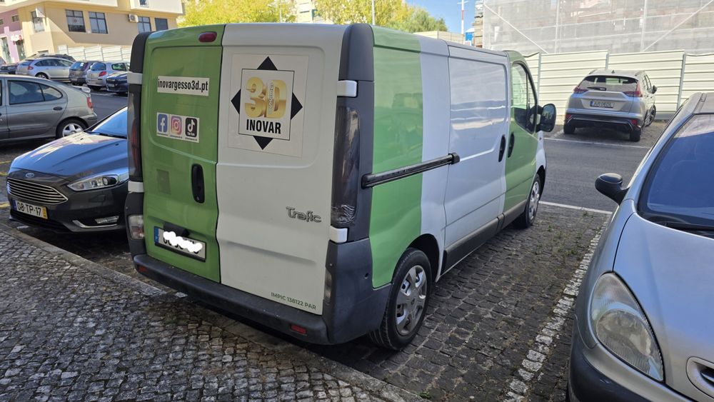 Vende-se negócio dedicada ao fabrico de painéis decorativos em gesso.