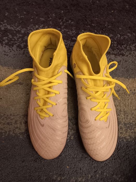 Buty piłkarskie Nike Phantom Luna rozmiar 41 korki