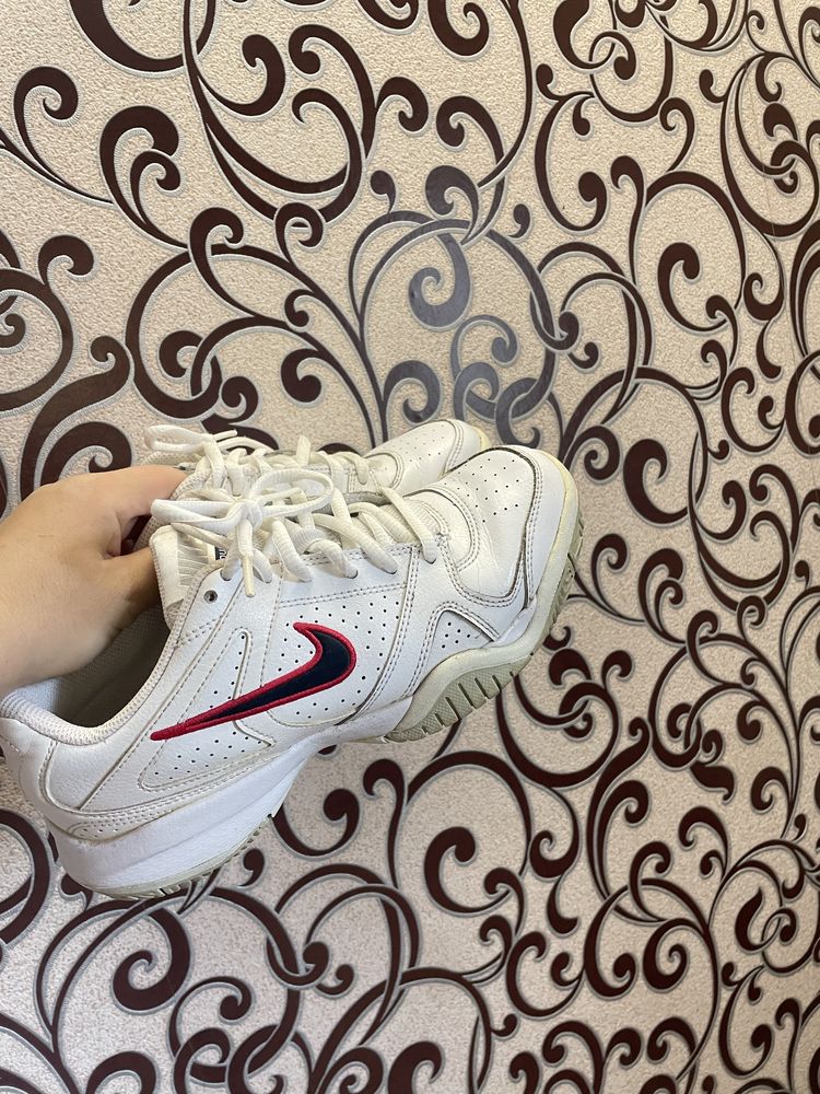 Кроссовки nike