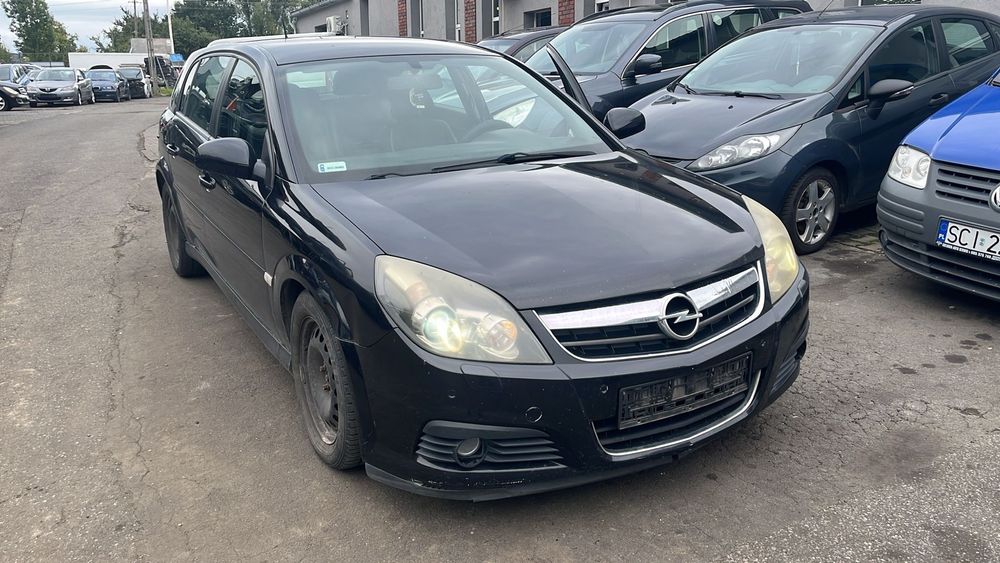 Opel sigum 1.9cdti na części zderzak xenon maska