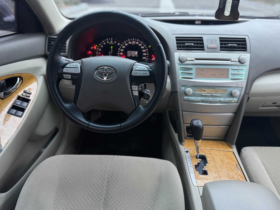Toyota Camry 2.4 добрий стан