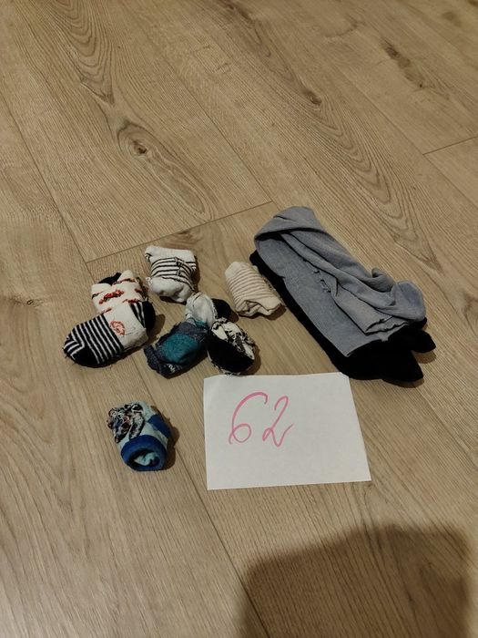 Rajstopki i skarpetki niemowlęce 62 cm