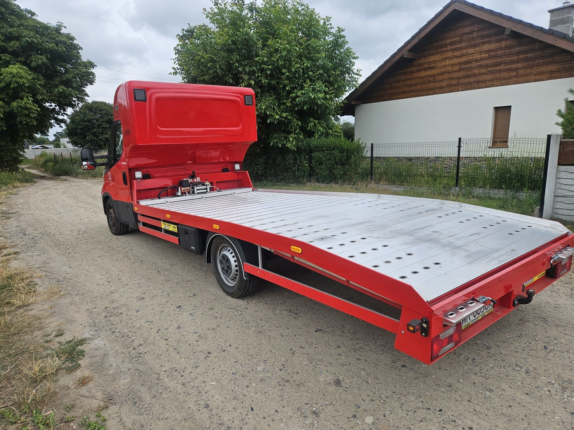 Autolaweta iveco daily 3.0 180km nowy najazd sypialnia Hak 3.5t