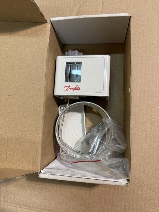 Termostat nagrzewnicy wodnej  - regulator temperatury KP61 DANFOSS