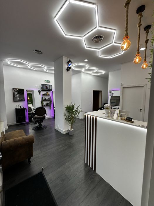 Trespasse Barbearia c/ Academia