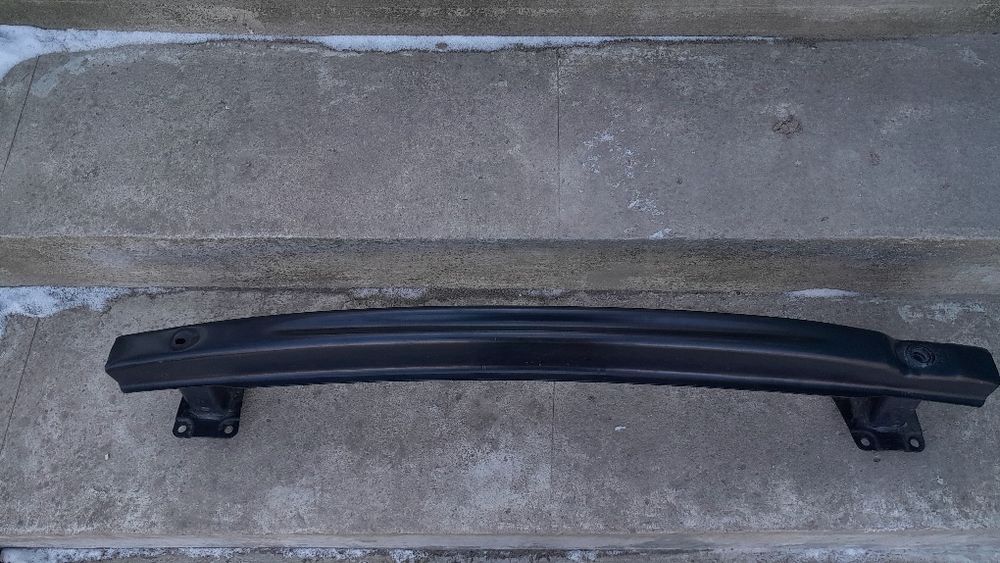 Підсилювач заднього бампера VW Touran