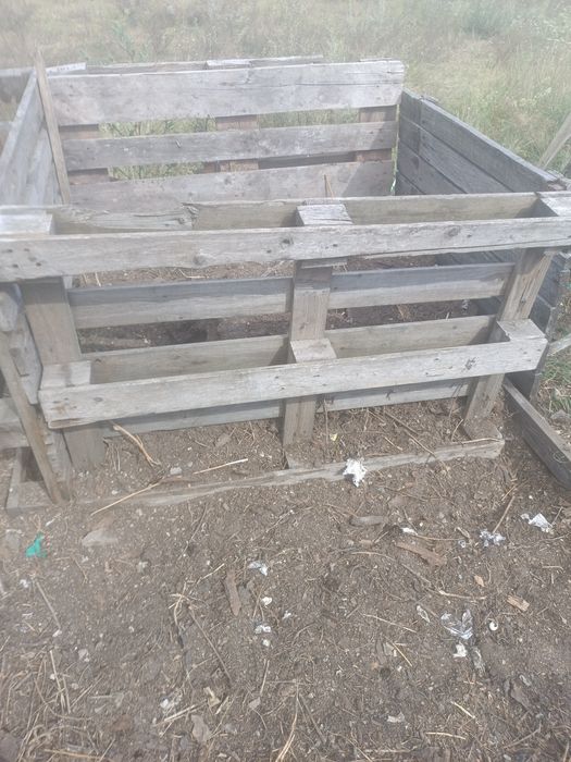 Toaleta kompostująca z kompostownikiem