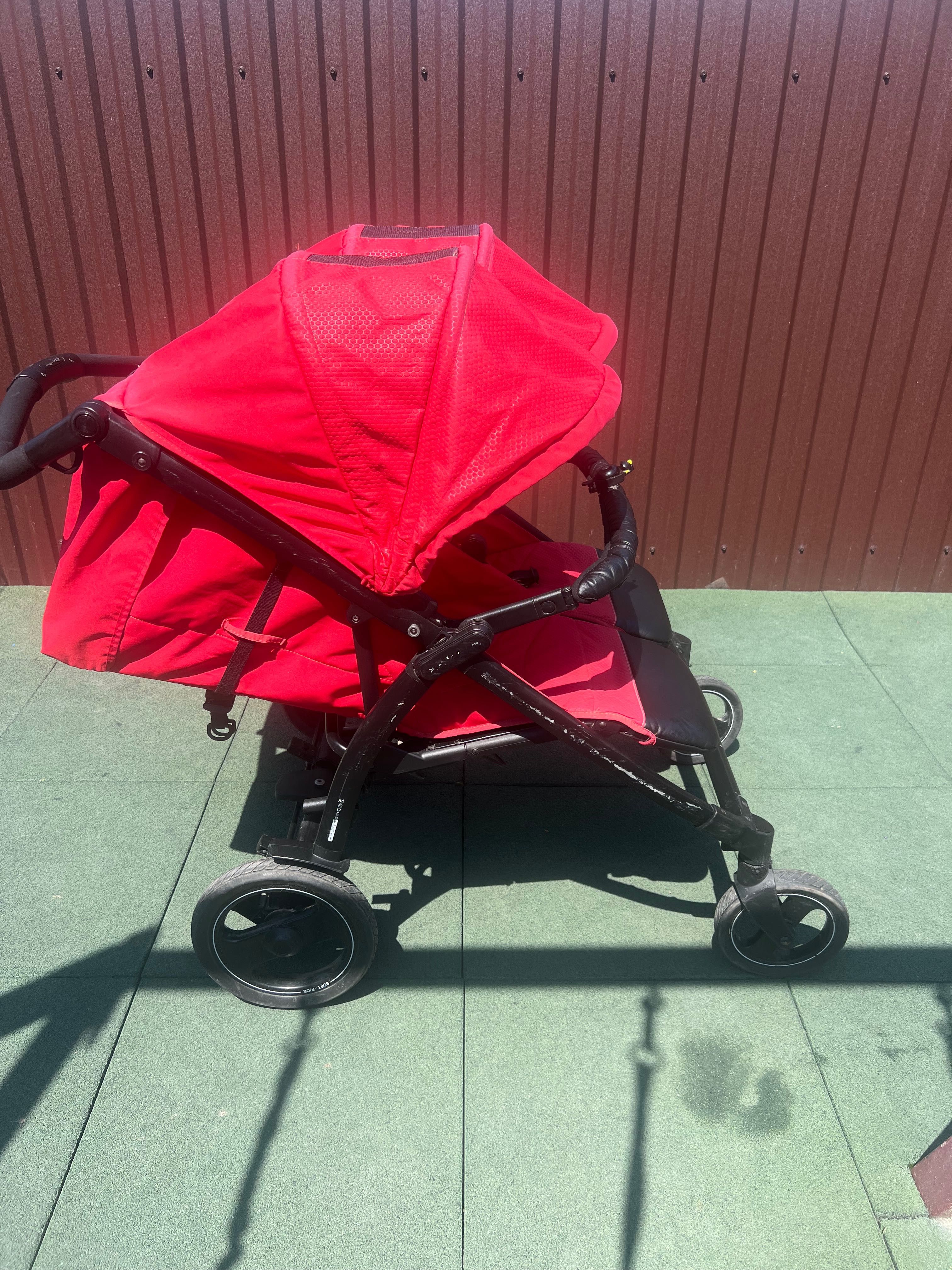 Коляска для двійні peg perego
