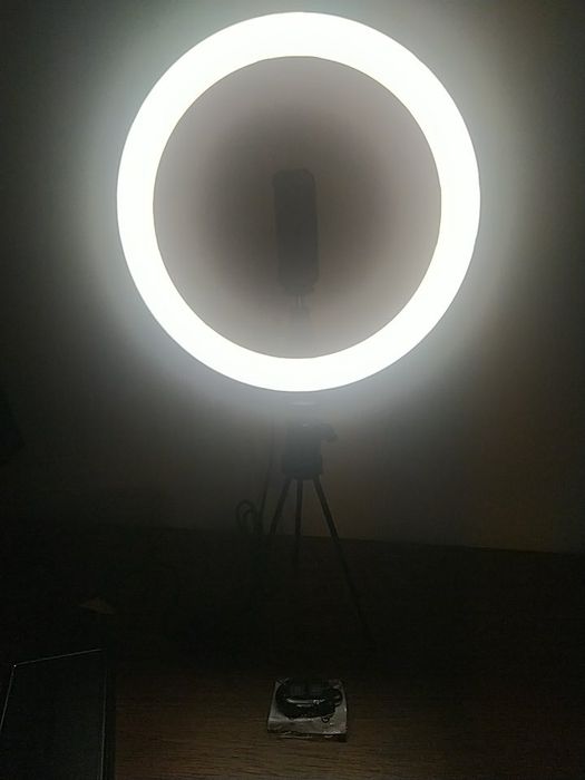 Nowa LED lampa pierścieniowa z pilotem USB