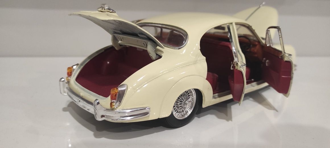 1/18 Jaguar Mark ll 1959 Maisto carro coleção miniatura