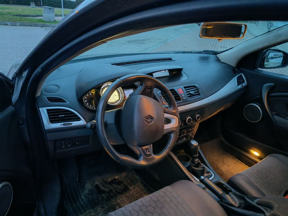 RENAULT Megane 1,6 benzyna 110 KM - 6 biegów, Klimatyzacja