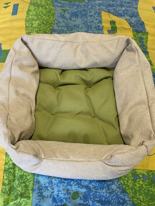 Лежанка для котів