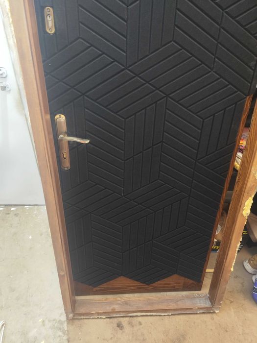 Drzwi zewnętrzne drewniane z ościeżnica