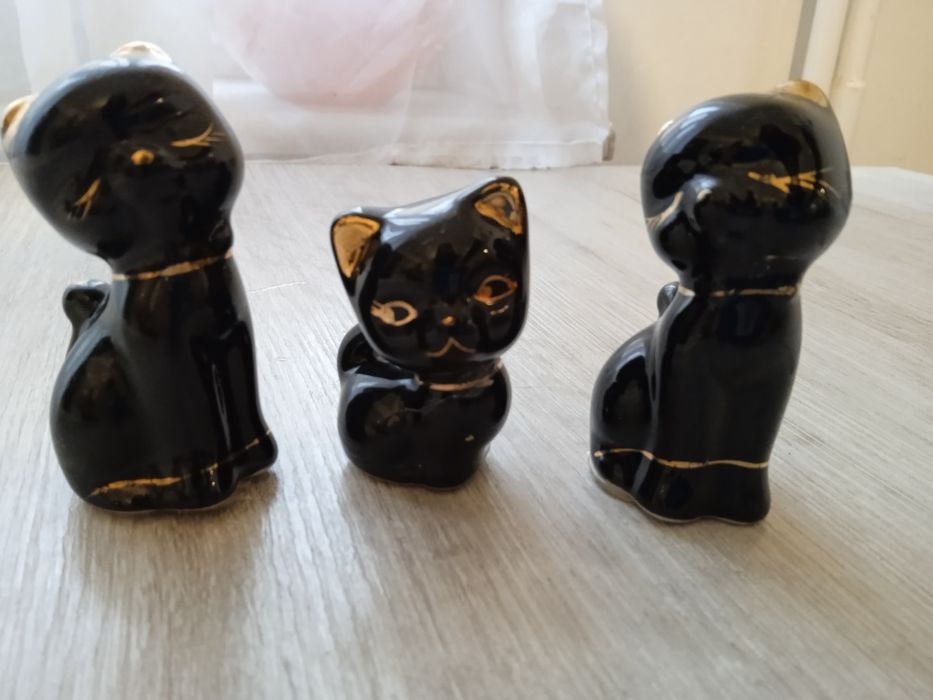 Porcelanowe figurki kotki czarne
