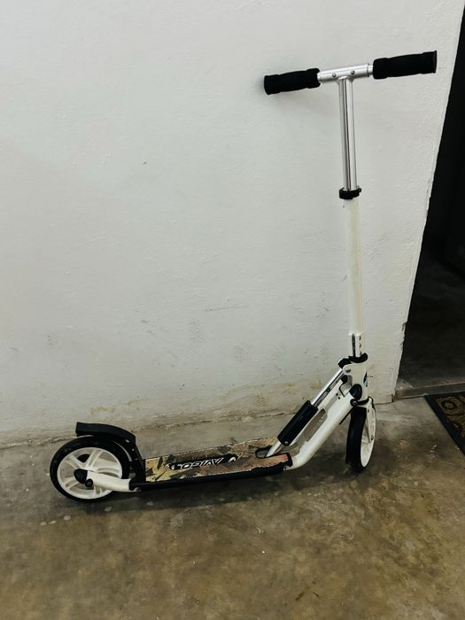 Trotinete branca de criança