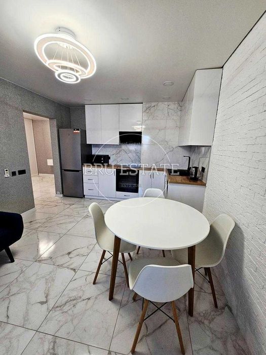 Продам 2к квартиру на Осокорках ЖК Ревуцький Харківська Позняки