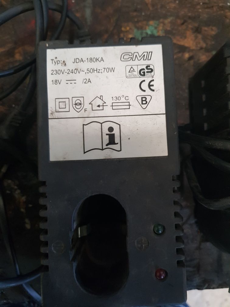 Ładowarki do akumulatorów makita DC1290 12v  Bosch 14.4v chińskie 18v