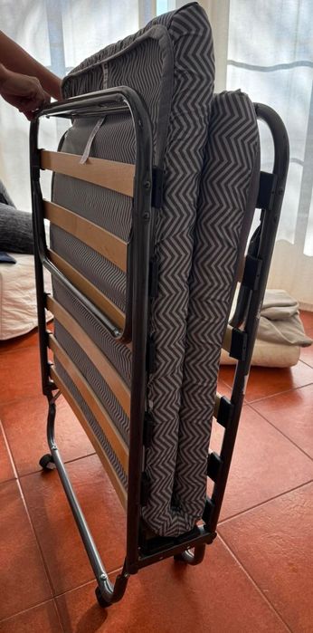 Cama de hóspedes jysk . estante Ikea