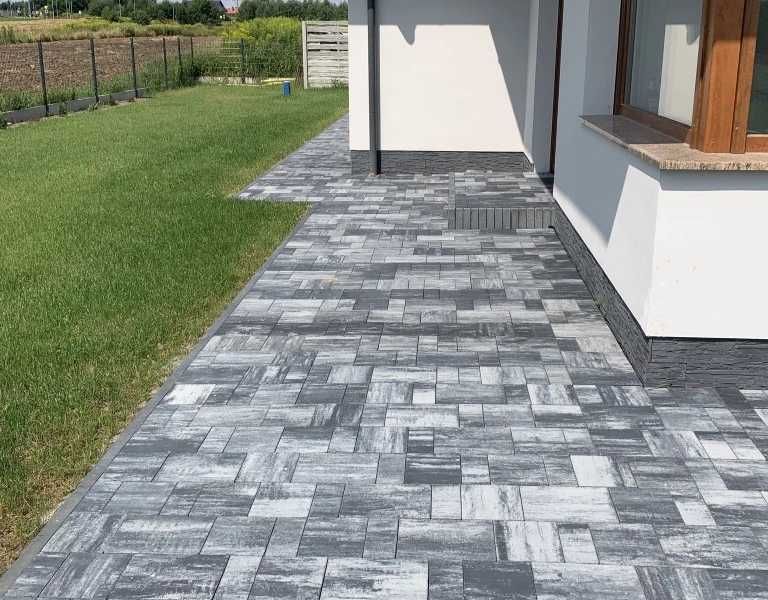 Układanie kostki brukowej