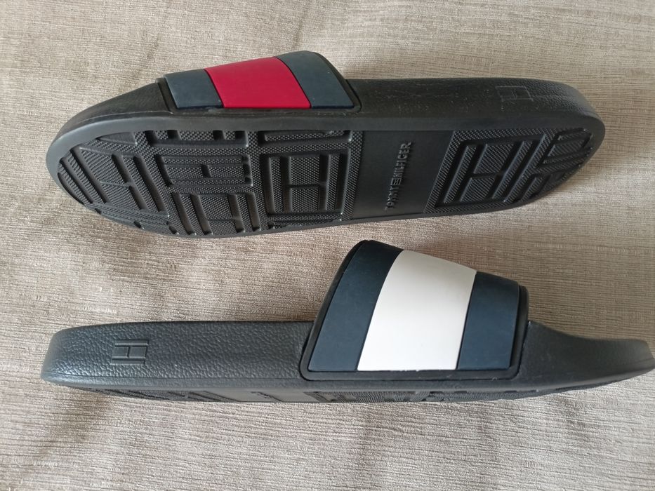 Klapki Tommy Hilfiger, rozm.45-46, długość 30.5 cm.