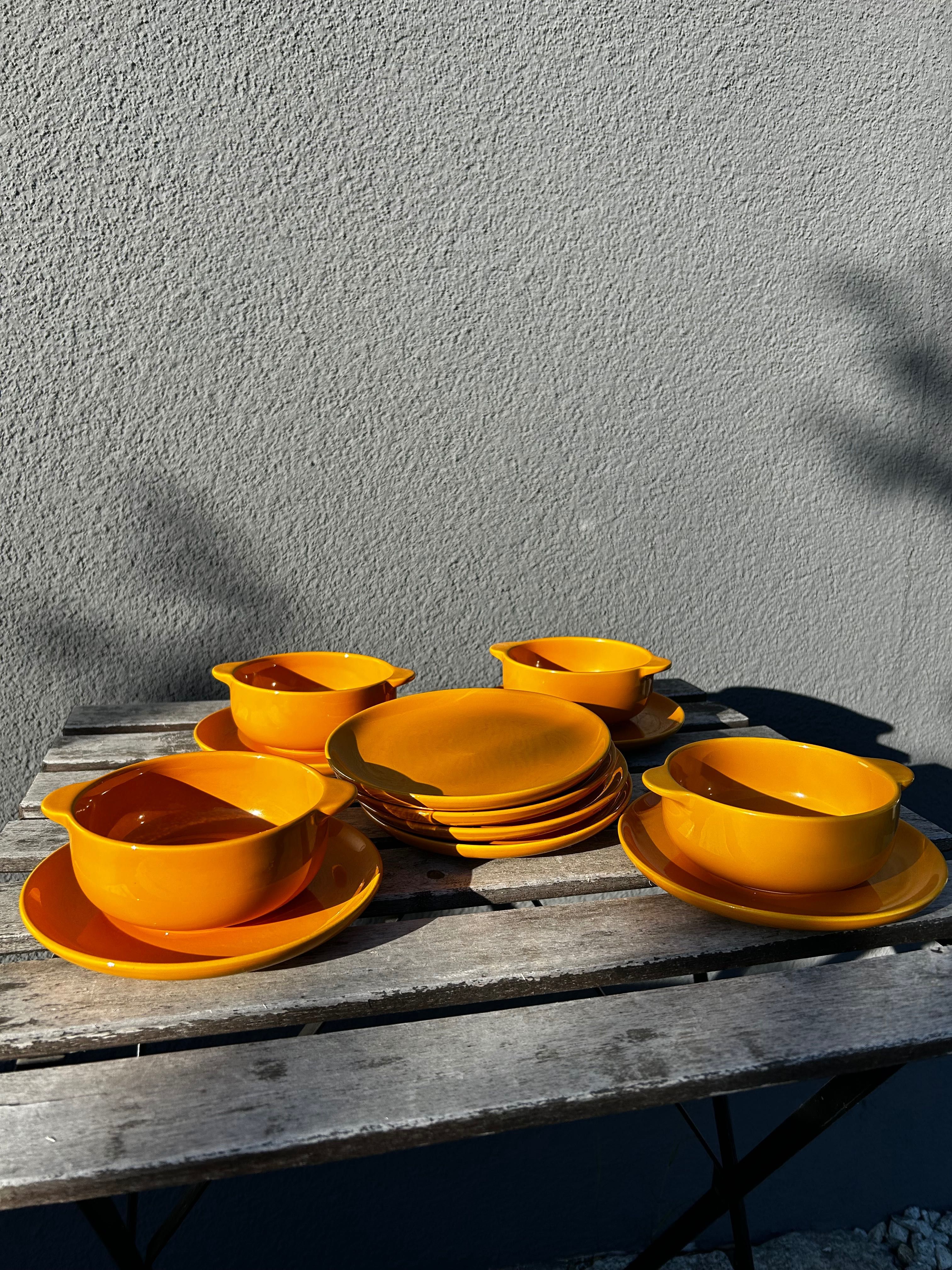 Bulionówki Melitta - ceramiczne żółte z talerzykami- 4 sztuki