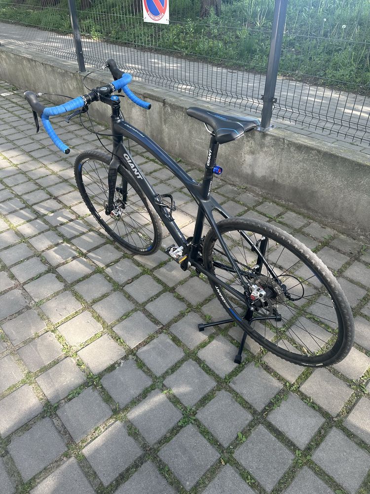 sprzedam rower gravel giant anyroad 2
