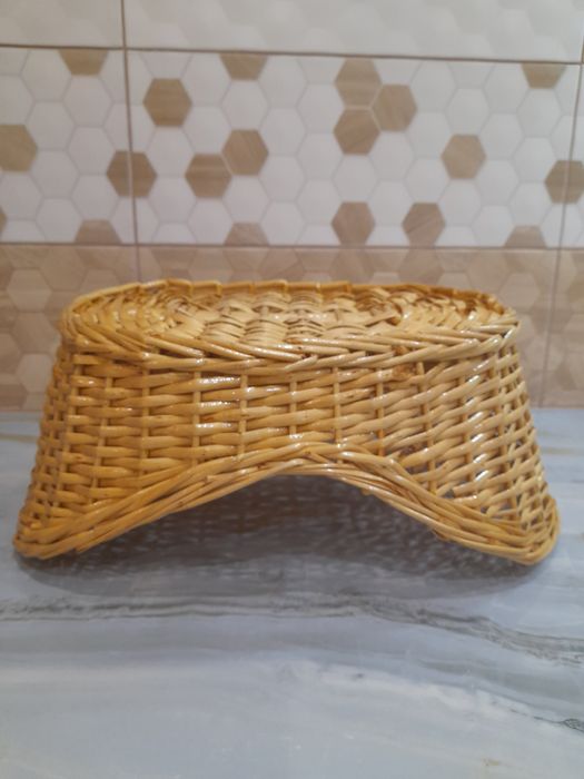 Плетена корзина/ плетений кошик із лози