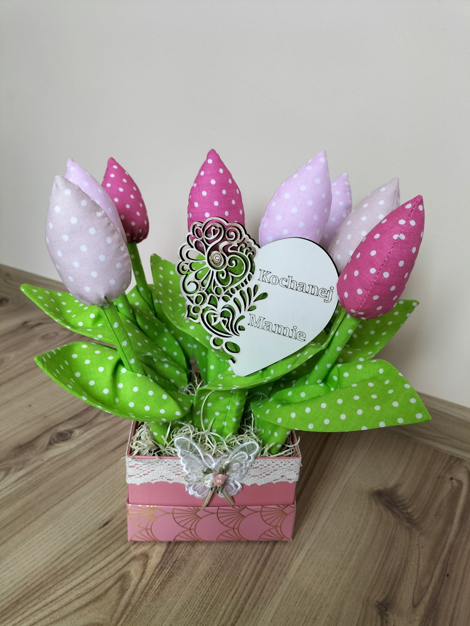 Flower Box z tulipanami na Dzień Matki