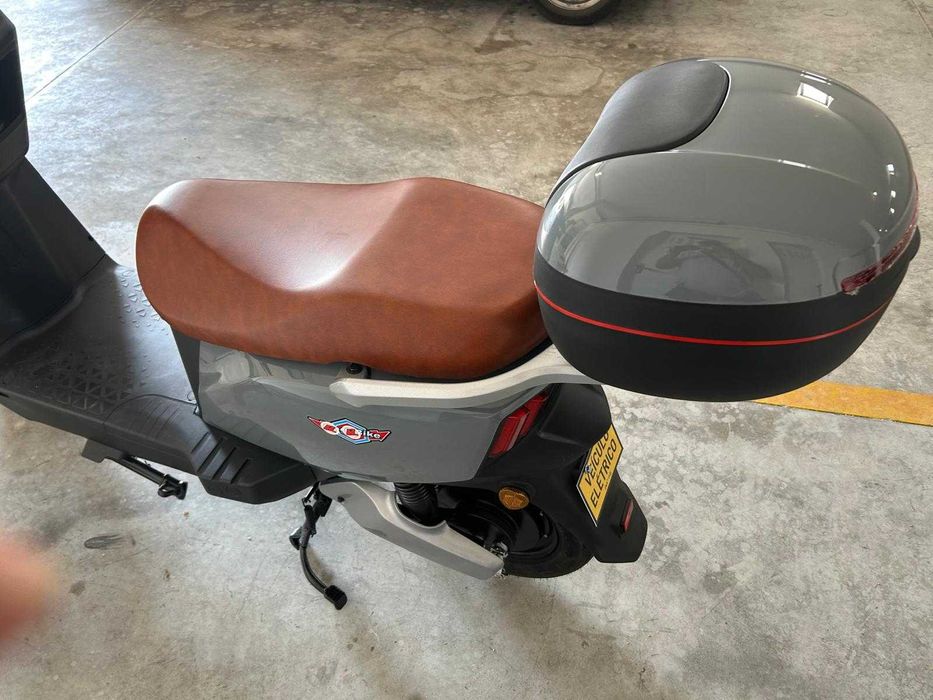 Aluguer scooter eléctrica nova