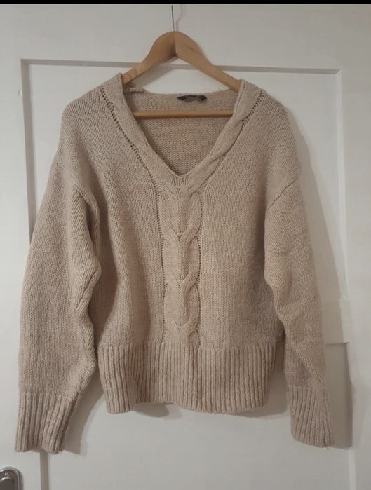 Beżowy sweterek Top Secret S/M