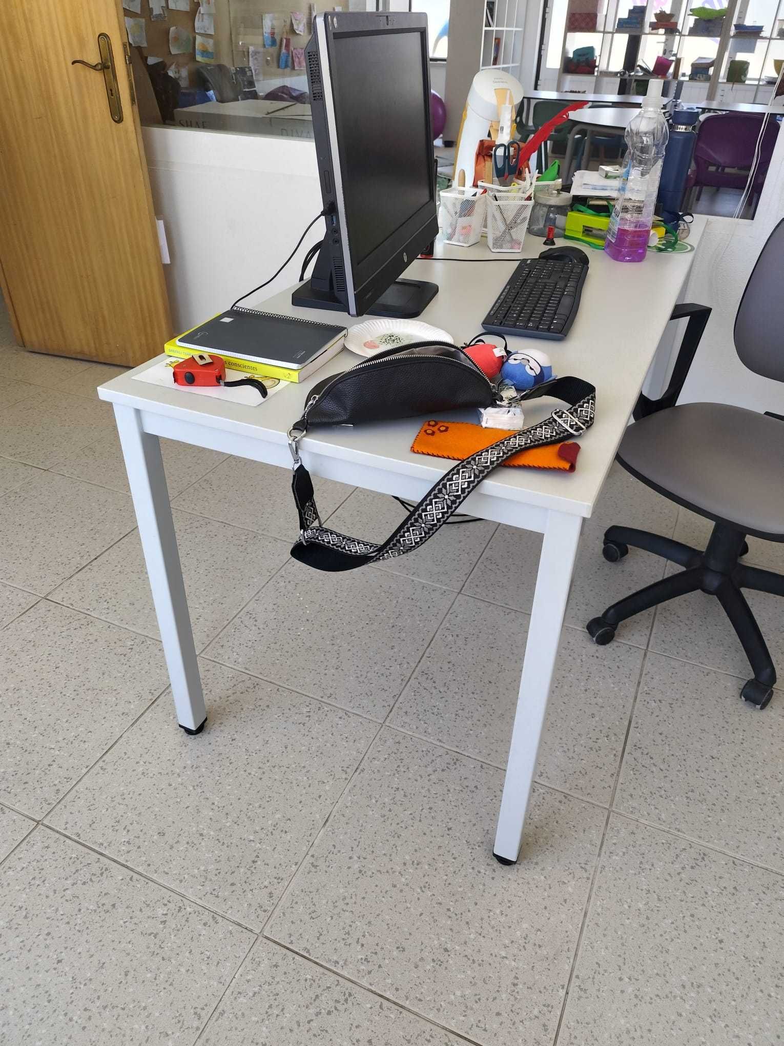 Mobília escolar quase nova – ideal para projetos ou ATL