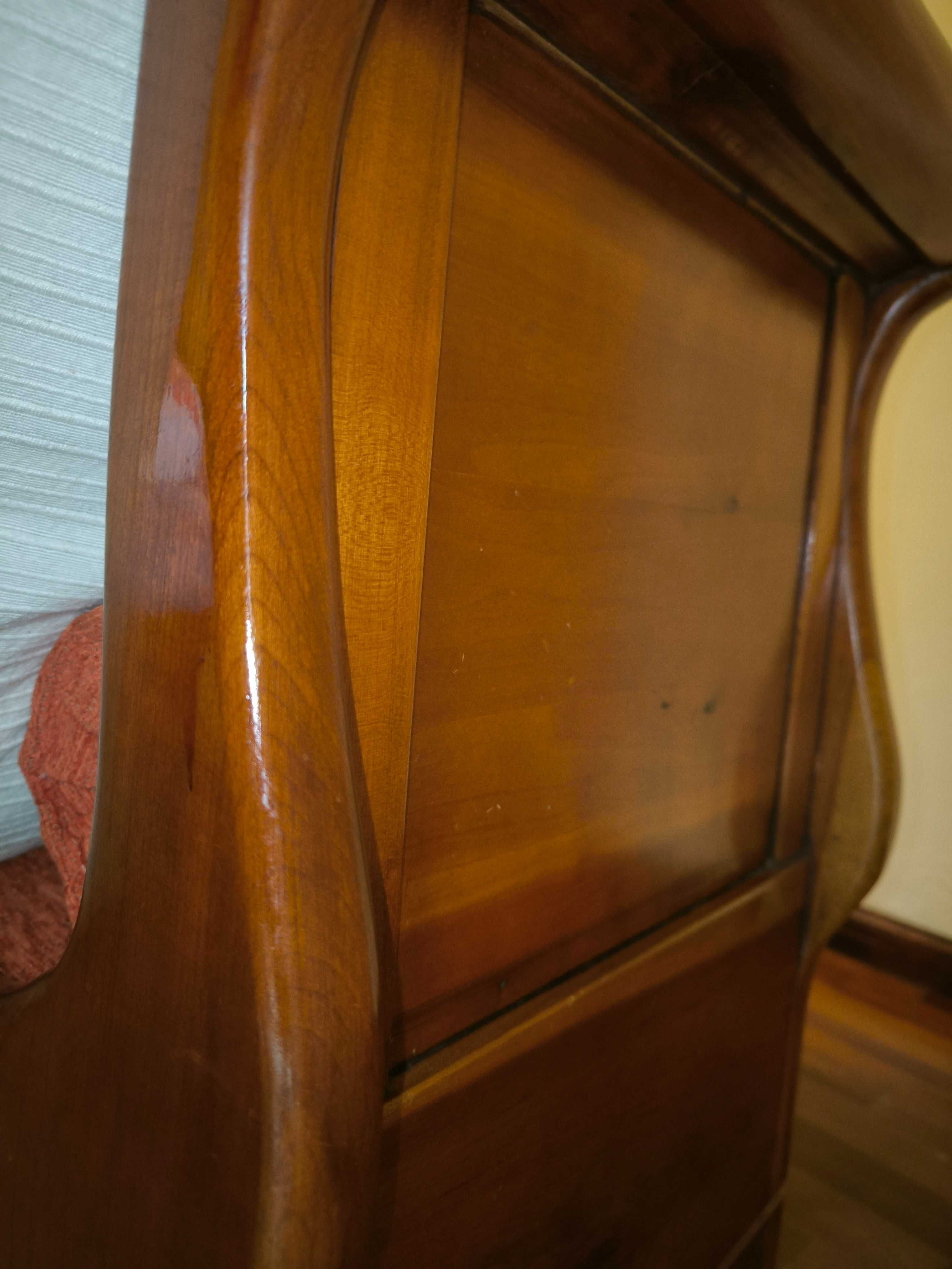 Banco, banqueta para colocar aos pés da cama. Madeira de Cerejeira.