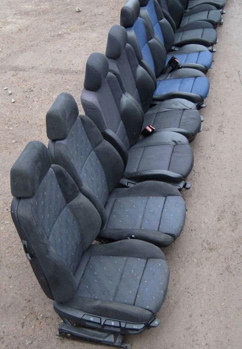 Кожаный салон, сидения с откидными спинками для внедорожников с 2-мя д