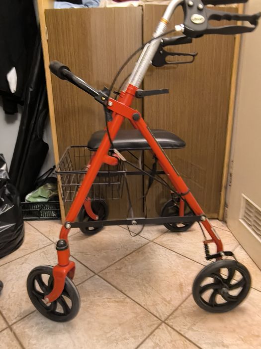 Chodzik dla seniora nowy