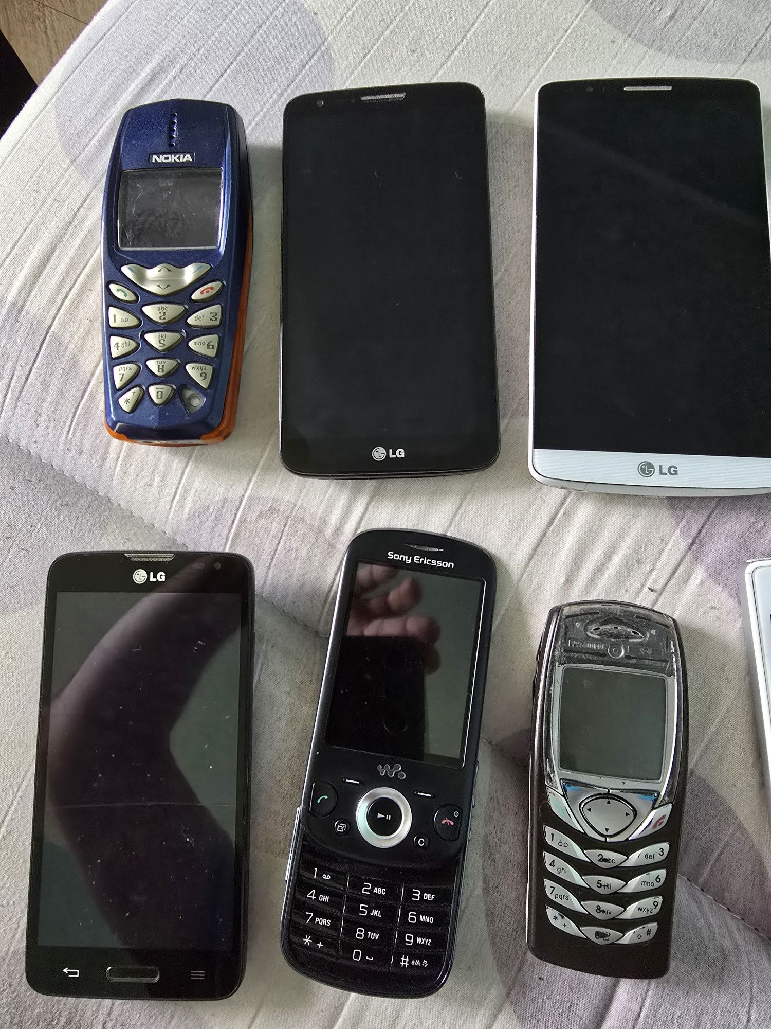 Stare telefony niesprawne uszkodzone na części lg nokia sony samsung