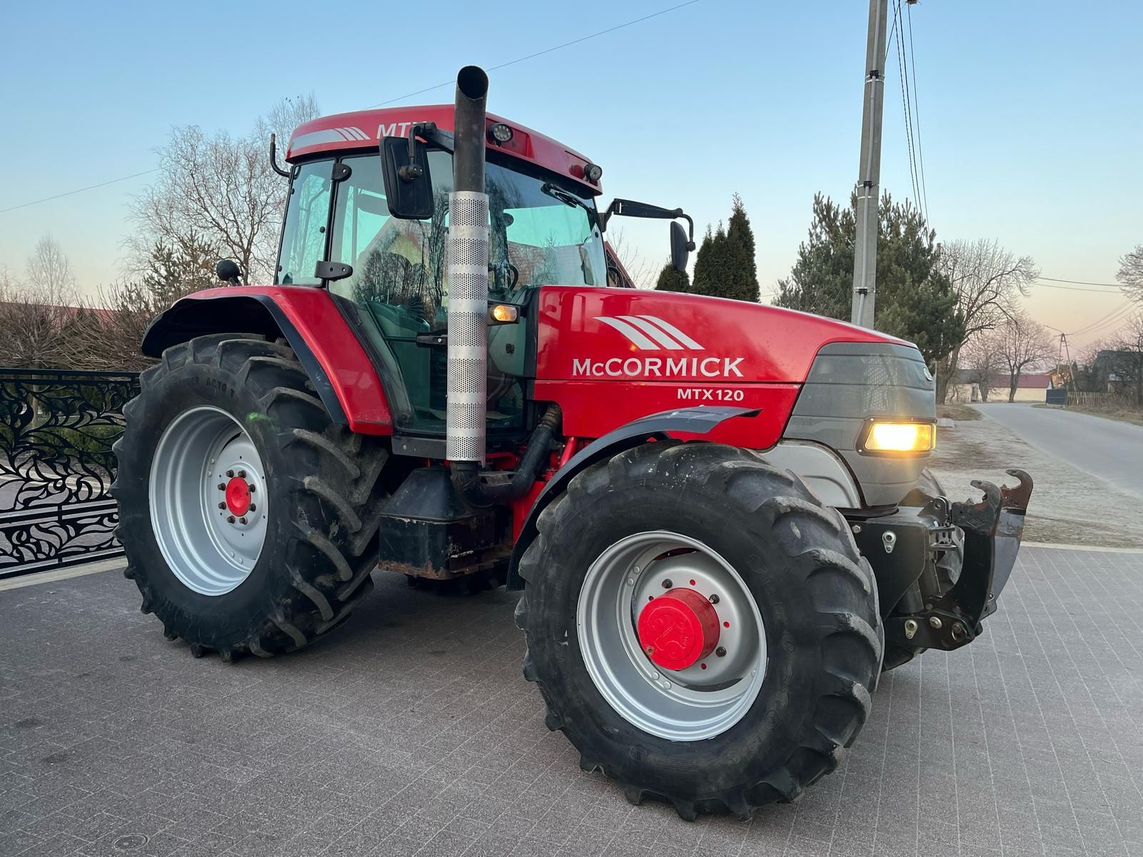 Mccormick MTX120 bliźniak case mx massey