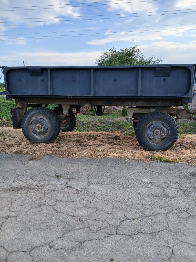 Причіп тракторний зіловский