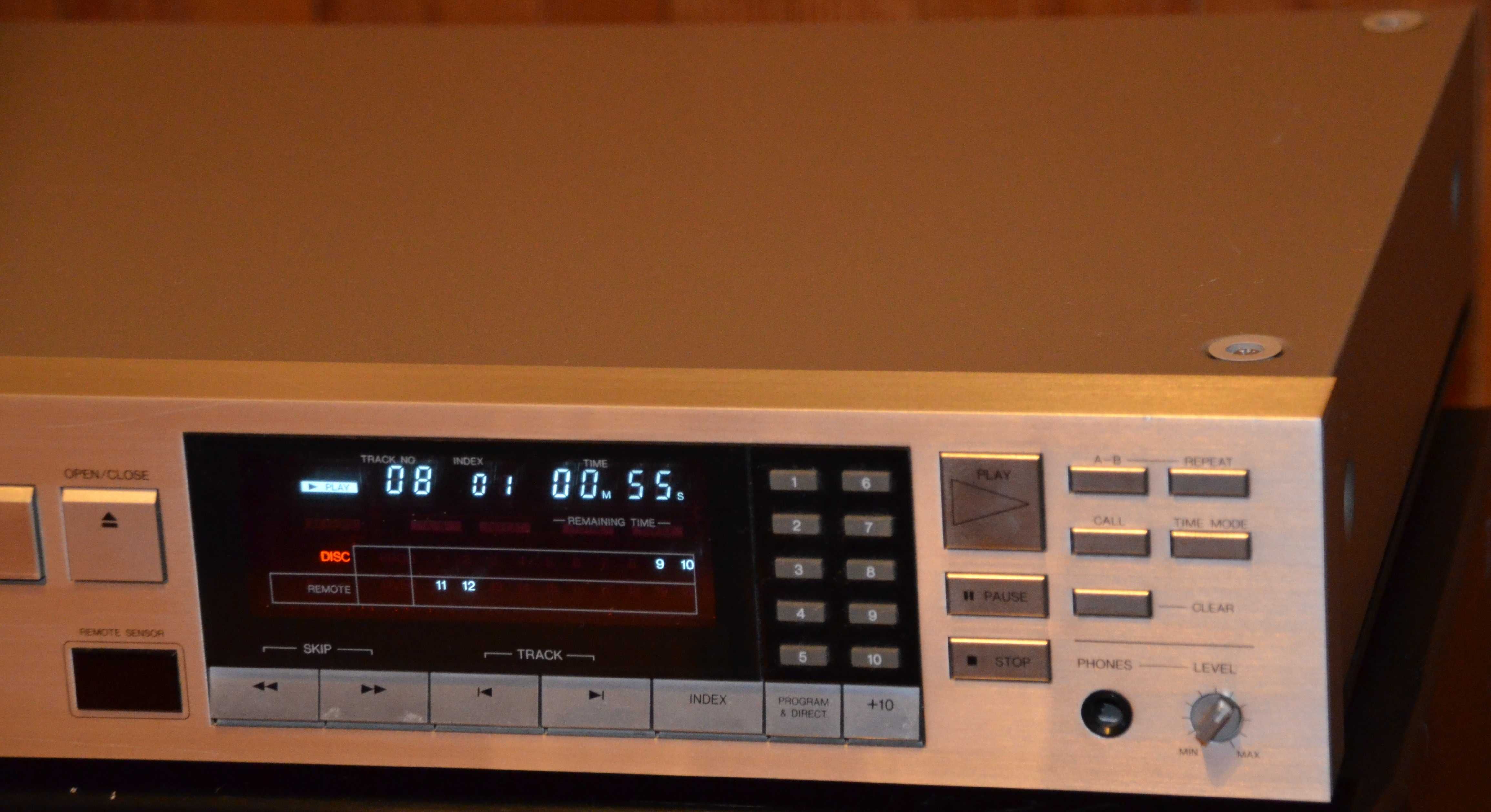Vintage Denon DCD-1300 odtwarzacz CD srebrny PCM54HP-J - SM5806P