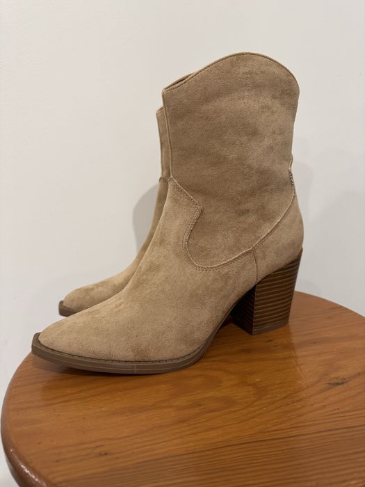 Чоботи «Козаки» нові