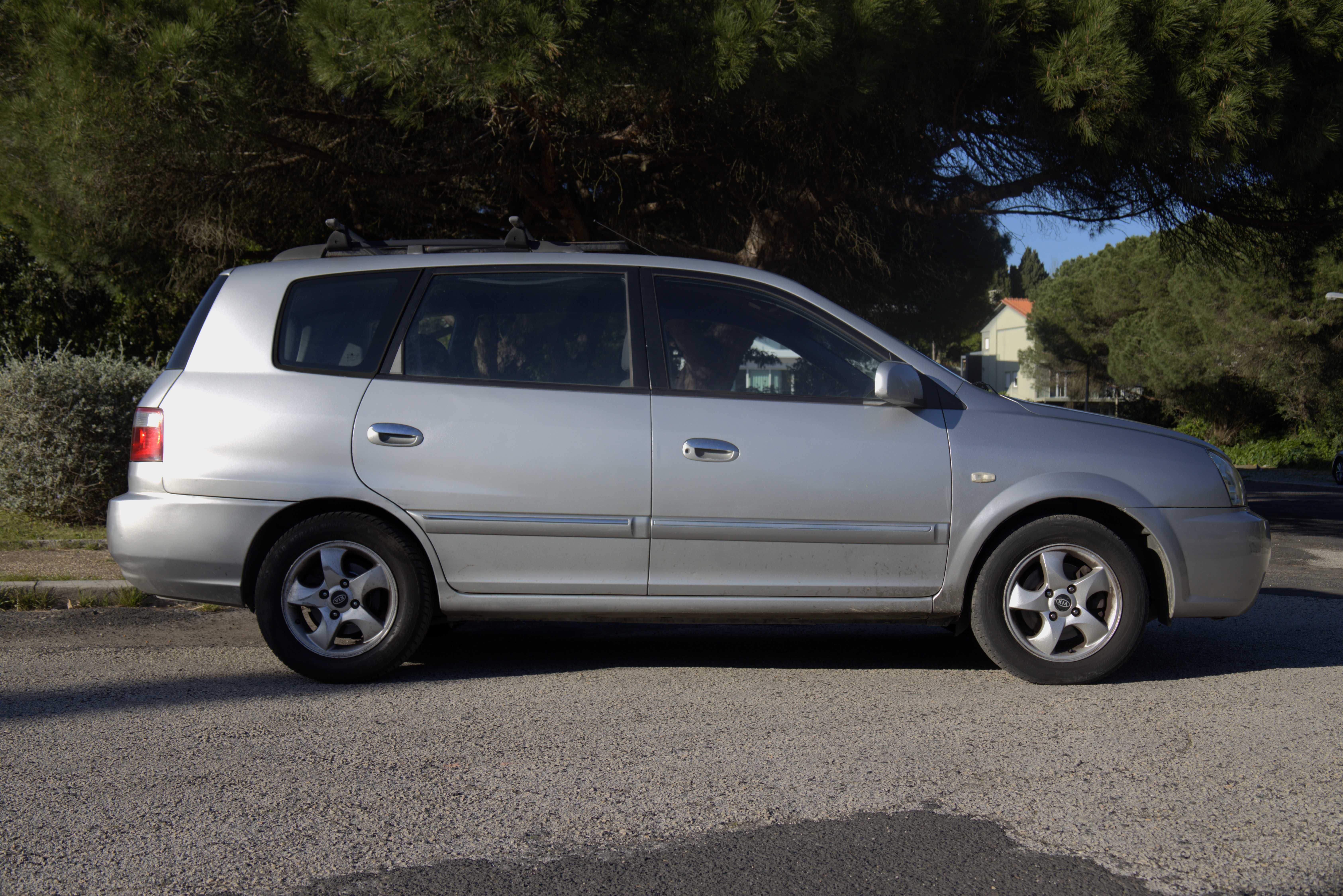 Kia Carens 2.0 CRDI (1 Dono) - Troco por Moto 35kw (A2)