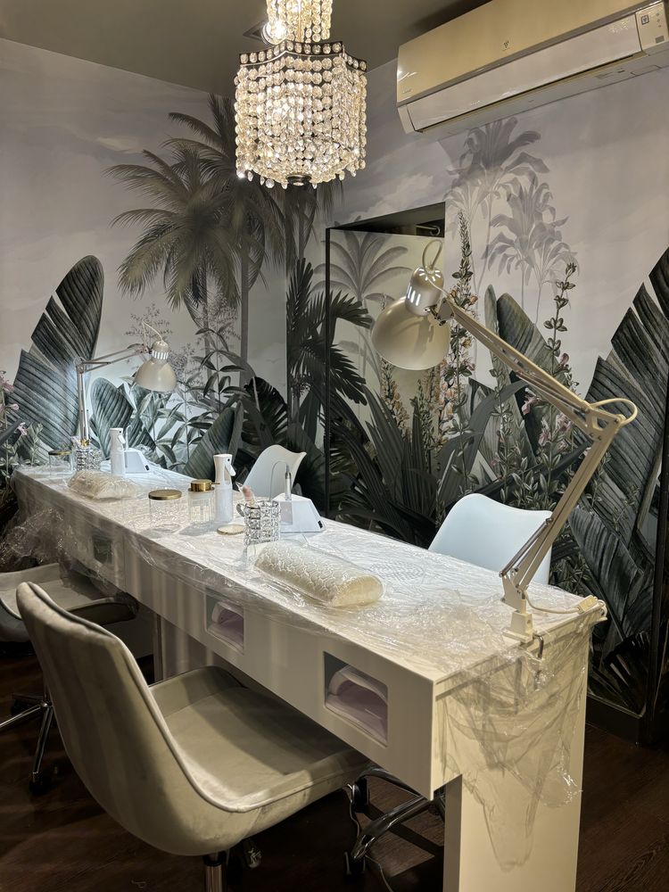 Vende se Mesa Unhas